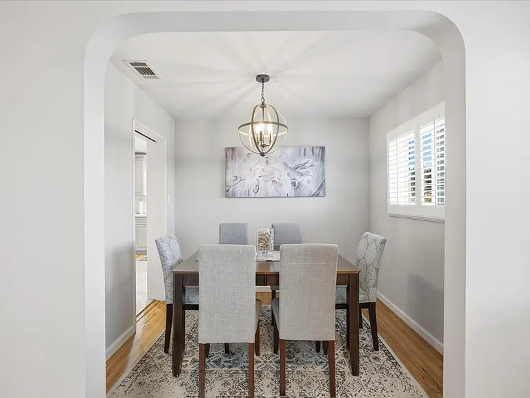 1905 S Walker Ave — Photo 11