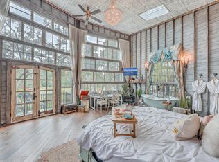6543 Maybank Hwy, Wadmalaw Island, SC 29487