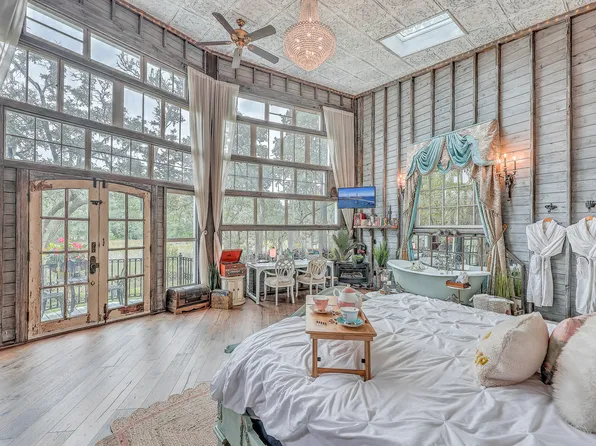 6543 Maybank Hwy, Wadmalaw Island, SC 29487