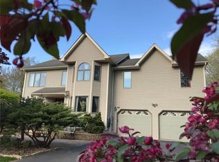 15 Autumn Way, Ledyard, CT 06339