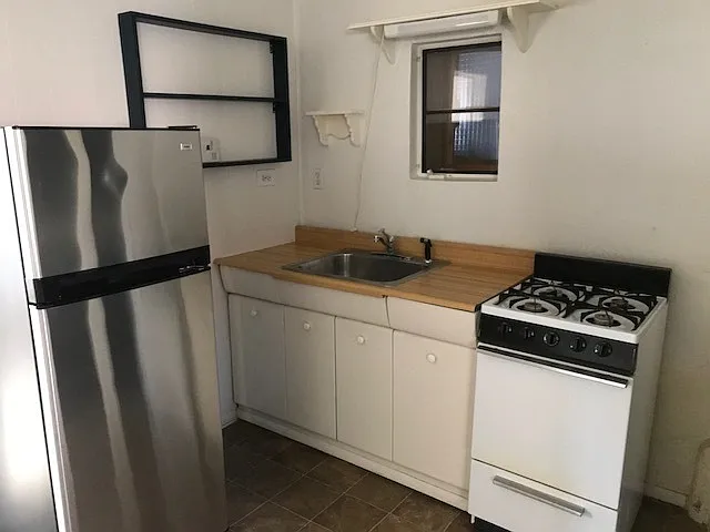 Building Photo - 357 1st Ave