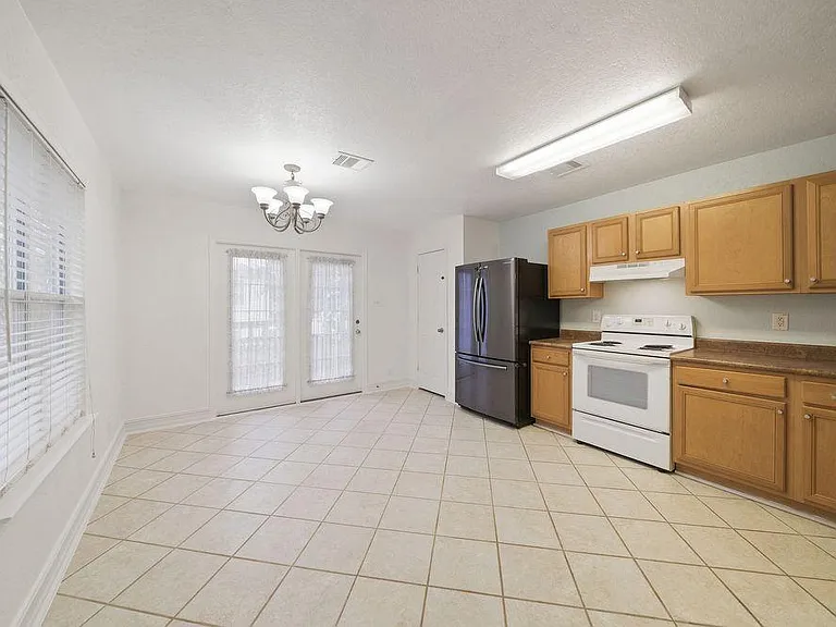 10215 Tiger Bay — Photo 11