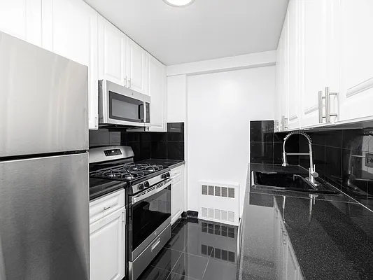 Rented by GoodRock Realty | media 22