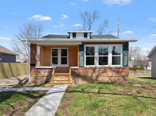 915 E Lorena Ave, Wood River, IL 62095