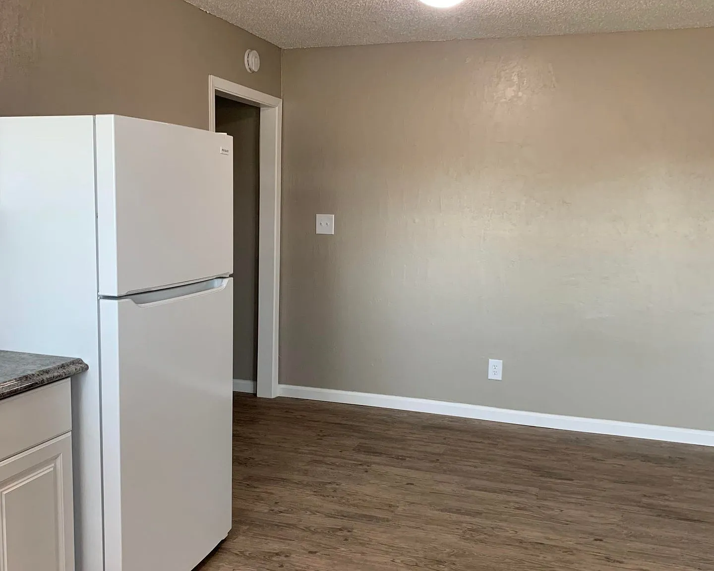 Carabay Apartments - Gated Community Featuring 1 and 2 Bedroom Apartments! — Photo 3