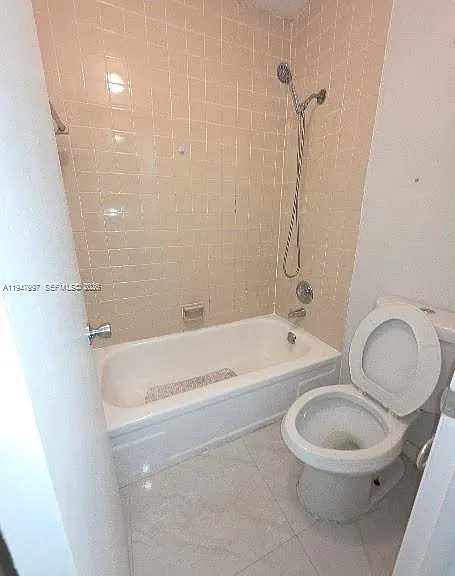 810 SW 129th Pl #206 — Photo 13
