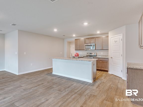 5th image of 10512 Wales Ln