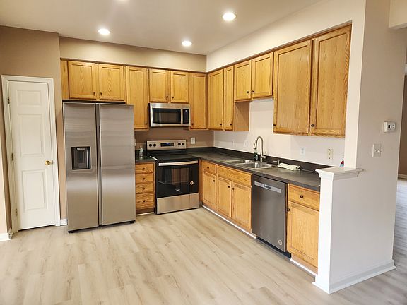 4th image of 15114 Gaffney Cir