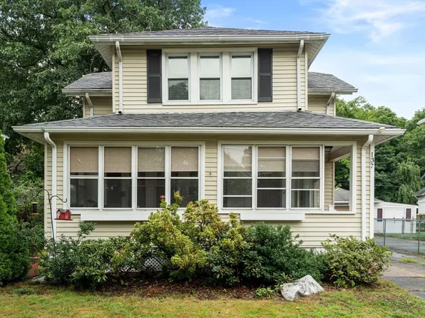 137 Belvidere St, Springfield, MA 01108