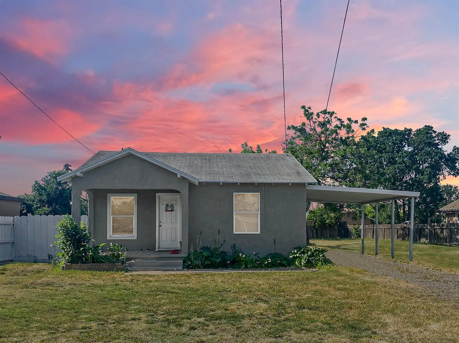 3636 Iowa Ave photo 1