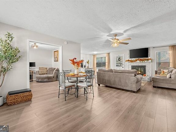 5th image of 4041 Woodbridge Ct