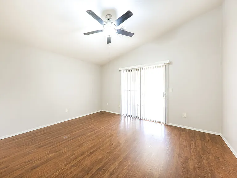 2030 E Wahalla Ln — Photo 10