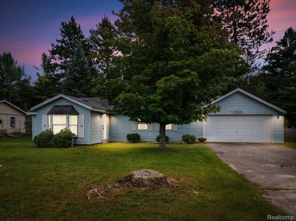 9136 N Richfield Rd, Saint Helen, MI 48656