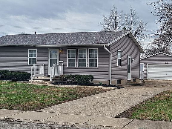 2nd image of 4033 N Cambridge Dr