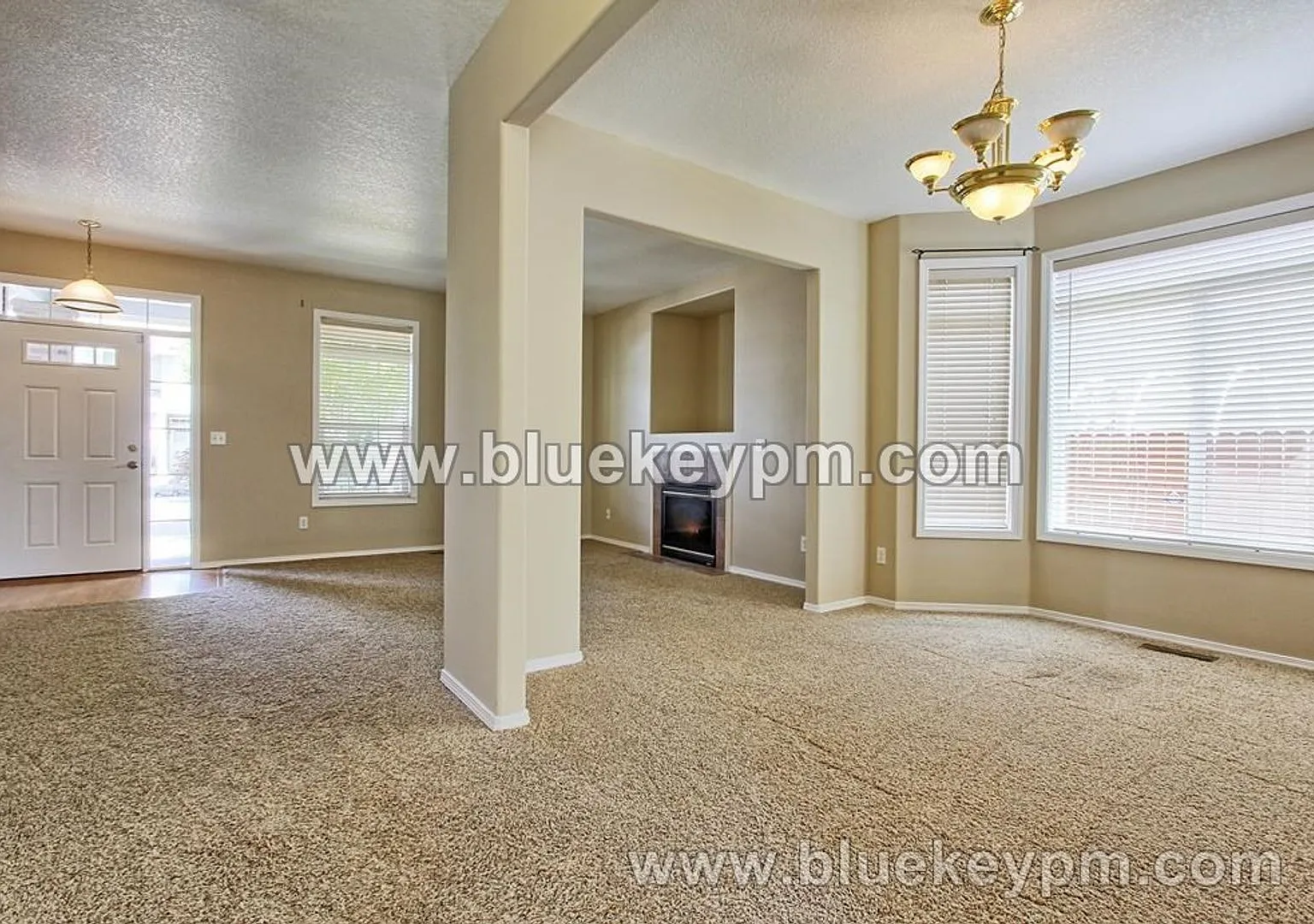 Battle Ground Home with 4 Bed, 2.5 Bath and Den/Office — Photo 4
