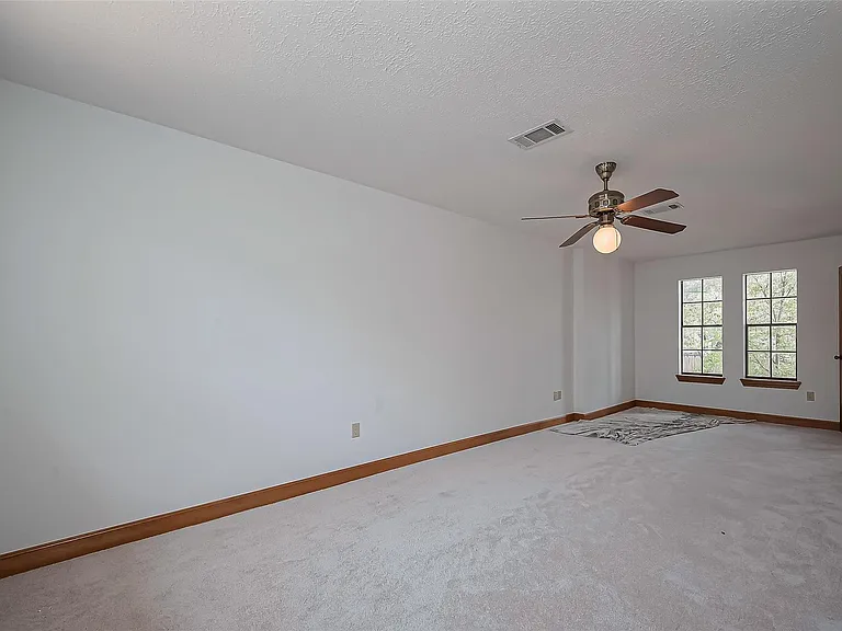 18307 Champion Forest Dr — Photo 35