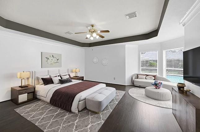 1st image of 3213 W Oaks Boulevard