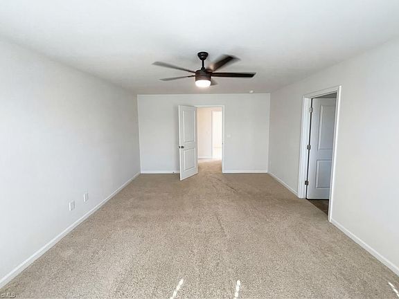 4th image of 700 Hickory Point Dr