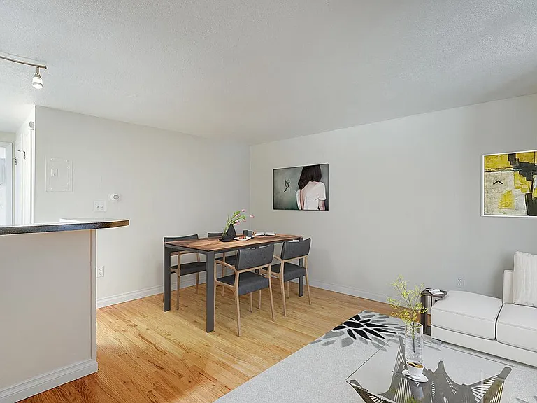 Logan Court — Photo 2