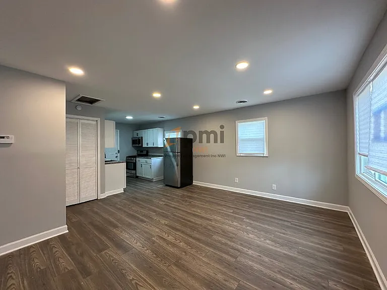 2015 Central Dr — Photo 15