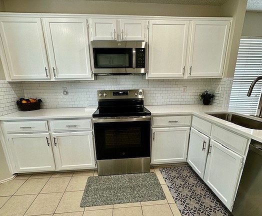 4th image of 3505 Montreal Dr #4