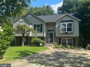 5851 Riverside Dr, Woodbridge, VA 22193