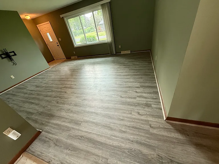 9244 Zinnia Ln N — Photo 2