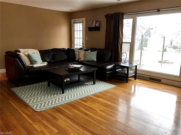 Beautiful HardWood Flooring!