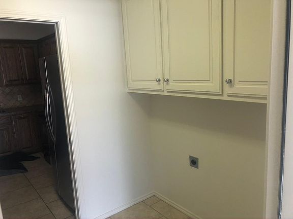4th image of 3201 109th St Unit A