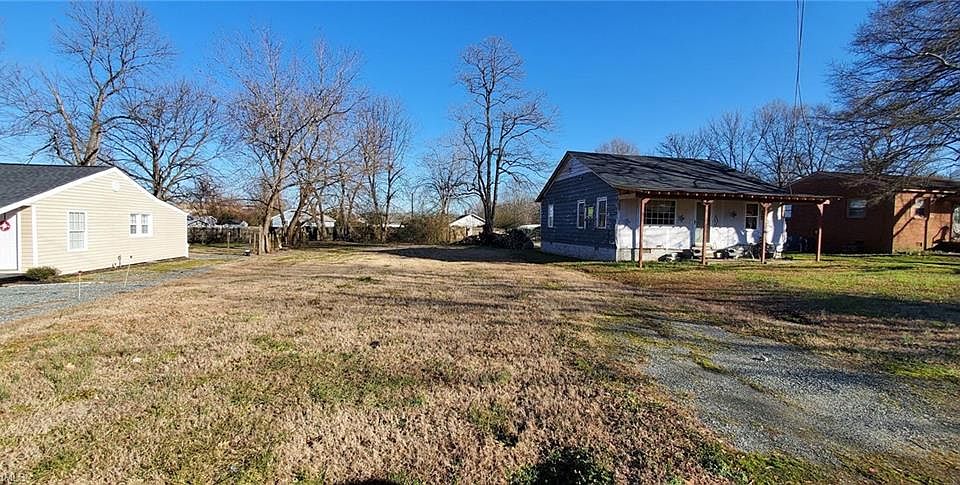 1st image of 210 Willow Ave