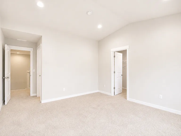 18426 NE 46th Pl — Photo 24