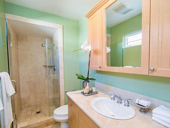 5th image of 1262 S Barrington Ave APT 207