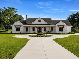 10561 NE 104th Cir, Oxford, FL 34484