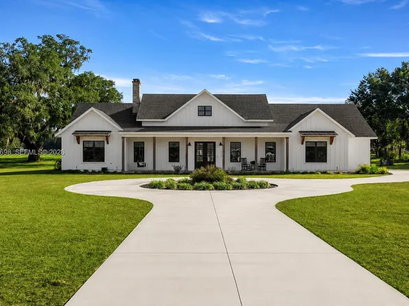 10561 NE 104th Cir, Oxford, FL 34484