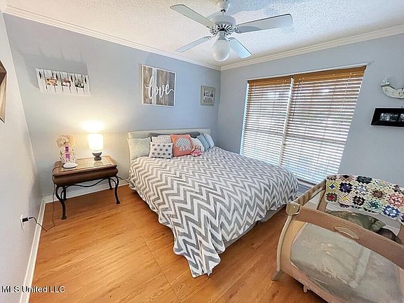 5th image of 554 Aila St