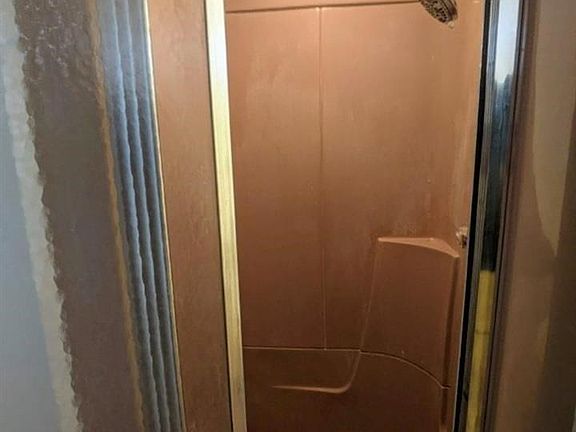 2nd image of 718 N 6th Ave