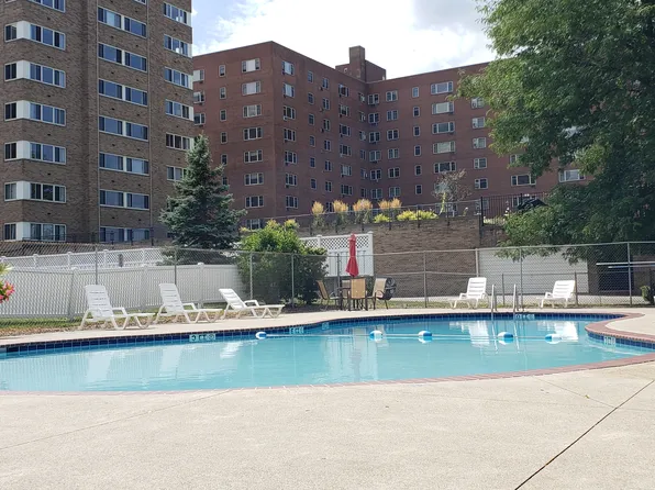 11720 Edgewater Dr APT 816, Lakewood, OH 44107