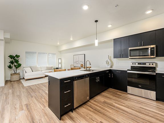 Brand new apartments with new appliances and finishes