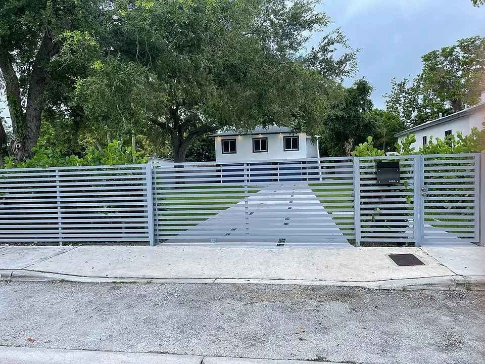 400 NW 48th St
