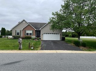 100 Cedarwood Dr, Galena, MD 21635