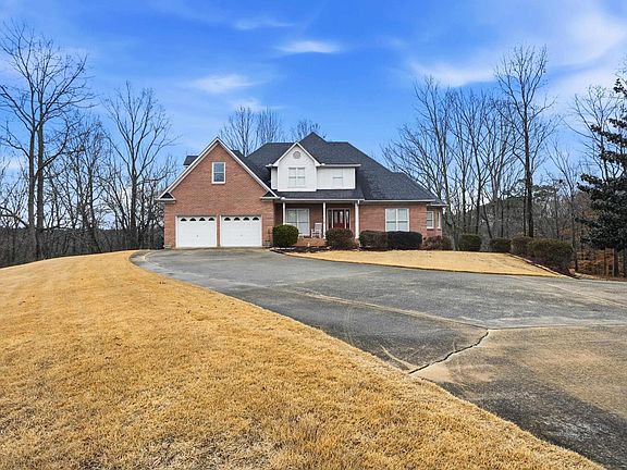 3rd image of 546 Kennedy Rd