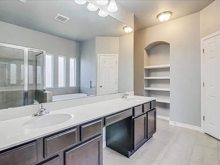 2217 Ibis — Photo 24