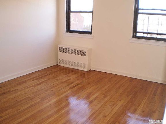 5th image of 19643 73rd Ave