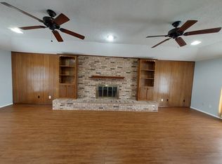 1911 River Bend Rd, Arlington, TX 76014