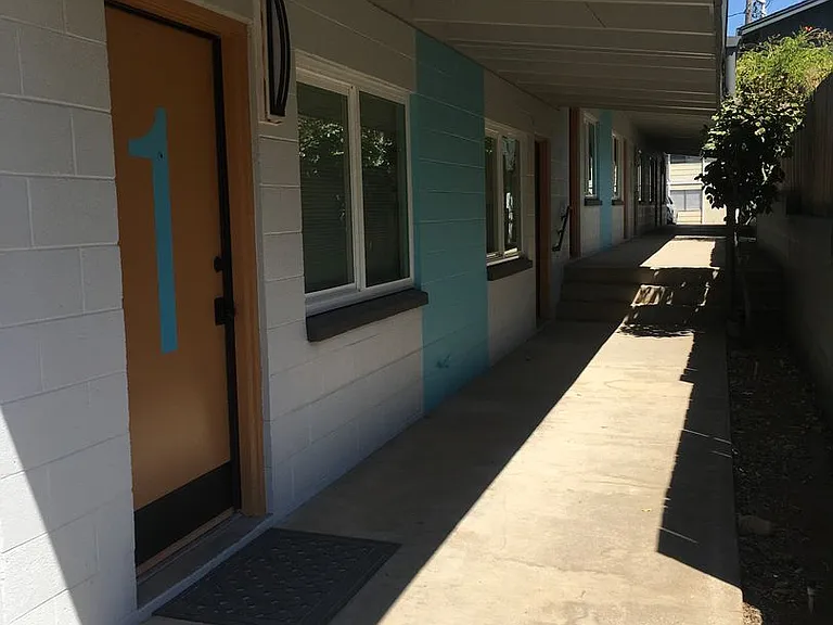 1100 Trinity St — Photo 13