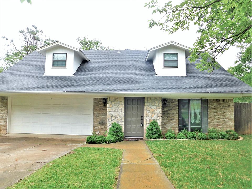 1st image of 126 Bluebonnet Dr