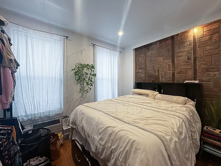 132 Dupont St #2L — Photo 12