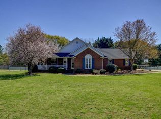 221 Mountain Range Rd, Boiling Springs, SC 29316