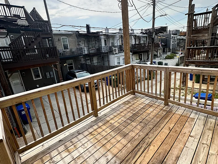 646 S Curley St — Photo 24