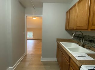399 Bank St #3, Fall River, MA 02720